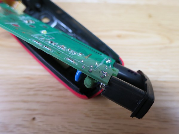UNI-T UT61E - damaged pad on
      the PCB