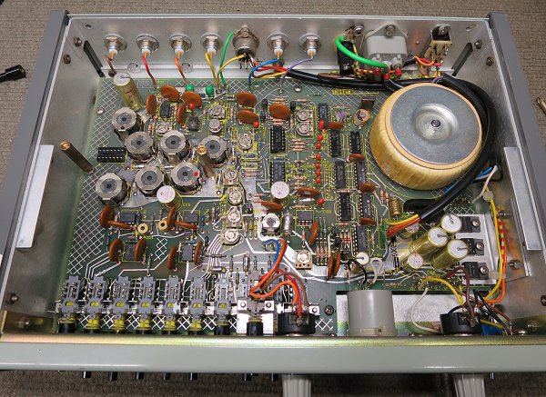 Inside the Radiometer SMG40 (98k)