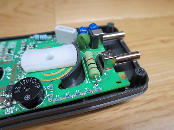 Fluke 101 isolation slots
      and blast shields