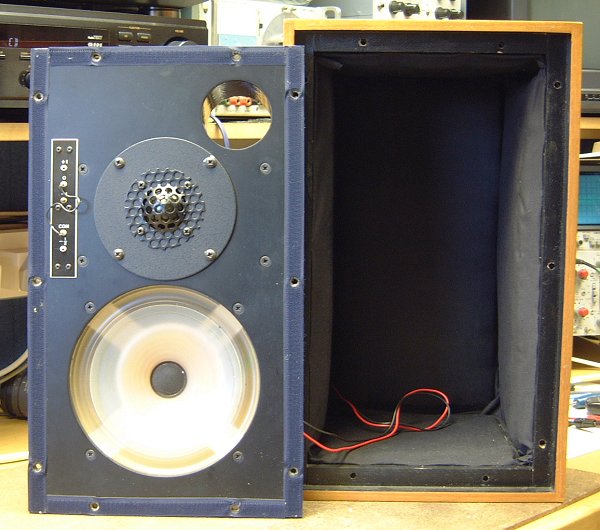 An inside view, showing the enclosure
lining